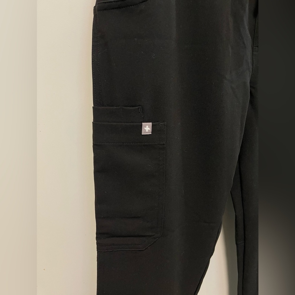 Lot of 3 FIGS W KADE CARGO SCRUB BLACK and 2 CATARINA PETITE SCRUB GREEN Small - Picture 9 of 10